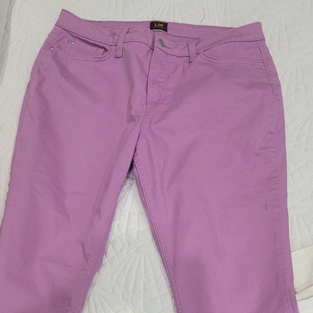 2 Lee Women's Capris Pants